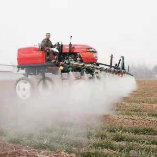 What are the characteristics of dryland boom spraying machine? 