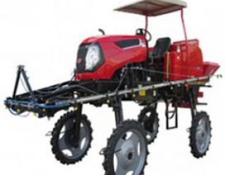 Self propelled boom sprayer