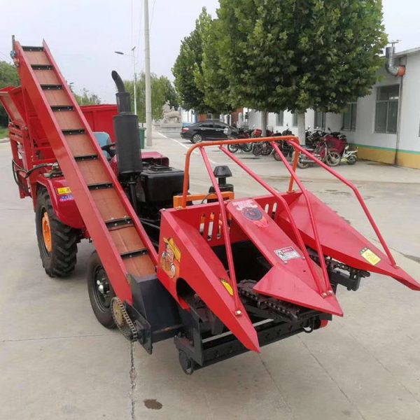 Corn harvester and picker - Image 5
